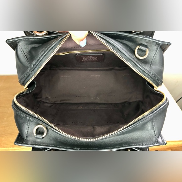 S⭕️LD‼️Coach Dreamer With Quilting And Rivets Gold/Black - Picture 7 of 12